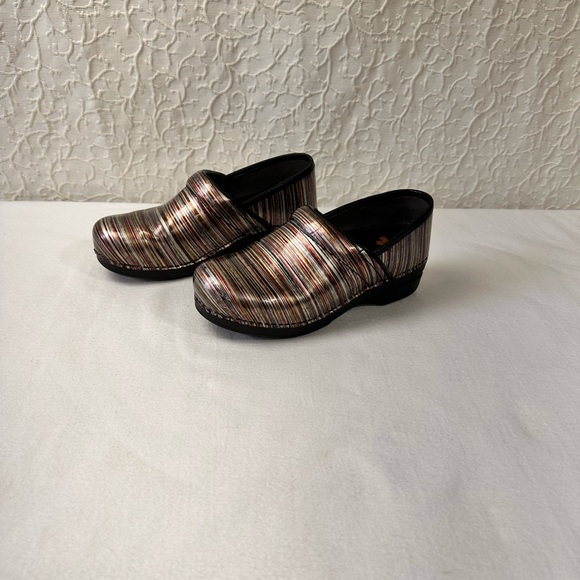 Dansko Women's Clogs Size 39 8.5 Professional Shoes Multicolor Leather Comfort - Picture 1 of 11